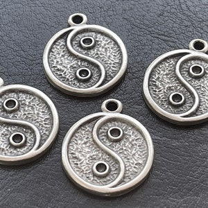 4  Yin yang Pendants Matte Silver plated  Turkish jewelry supply mdla1071B