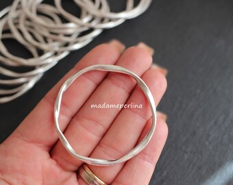 Silver Plated Hoop Connector Pendant, Circle Twisted Link, Jewelry Making Supply, Artisan Focal Charm, 632B