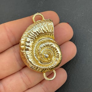 Vergoldeter Spiral Muschel Anhänger mit großen Schlaufen, Nautilus Shell Link Charm für Schnurschmuck DIY, 178D