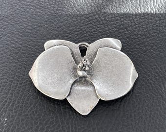 Pendentif fleur d'orchidée, breloque botanique plaqué argent, élément de collier floral de luxe, fourniture de fabrication de bijoux élégants, mdla1150B
