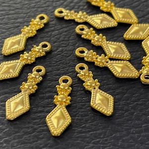 Pendulum Charms Matte Gold Plated, Triangle Spear Pendants, 10pcs Jewelry Supplies, 311A