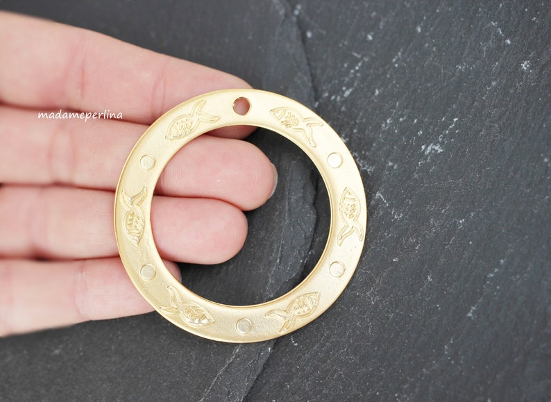 1 Circle Pendant 24K Matte Gold plated Fishes engraved hoop Loop Turkish jewellery findings supply mdla0208A