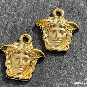 2  Medusa Goddess Pendants Matte Gold plated Meduza Turkish jewelry supply mdla0925A