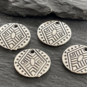 現在、この商品の在庫はありません - Etsy