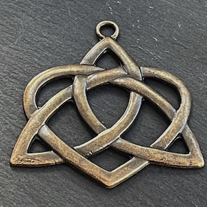 1    Celtic Eternal Love Pendant Bronze plated Triquetra Knot Irish infinity symbol Turkish jewelry supply mdla1454C