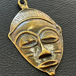 1  Africa Mask Pendant Bronze plated Ethnic Tribal Turkish jewelry supply  mdla0942C