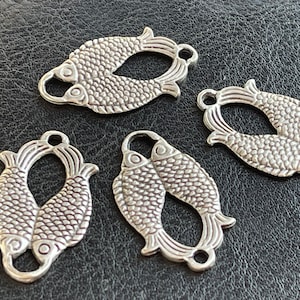 4  Fish Connector Pendants Silver plated Links pisces Turkish jewelry supply mdla0594B