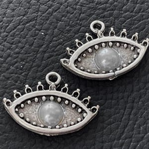 2   Pearl Evil Eye Charm Pendants Silver plated Talisman faux pearls Turkish jewelry supply mdla1329B
