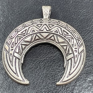1   Crescent Moon Pendant Silver plated half moon horn Large Turkish Jewelry supply  mdla0418B