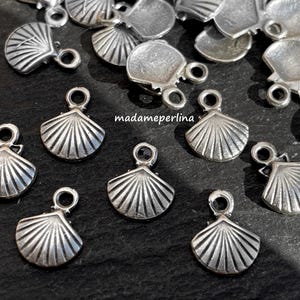 10   Sea shell Charms Pendants Silver plate Scallop 14mm Turkish jewelry supply  mdla0951B