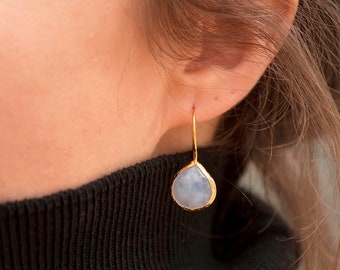 Blauwe chalcedoon oorbellen vergulde hartdruppel gefacetteerde edelsteen handgemaakte sieraden KP057A