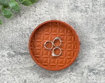 Circle Trinket | Handmade Trays | Jewelry Trays | Jesmonite Decor