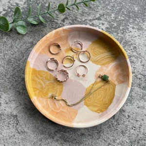 Small Circle Tray| Jesmonite Tray | Handmade Tray | Jewelry Tray | Candle Tray | Bathroom Tray