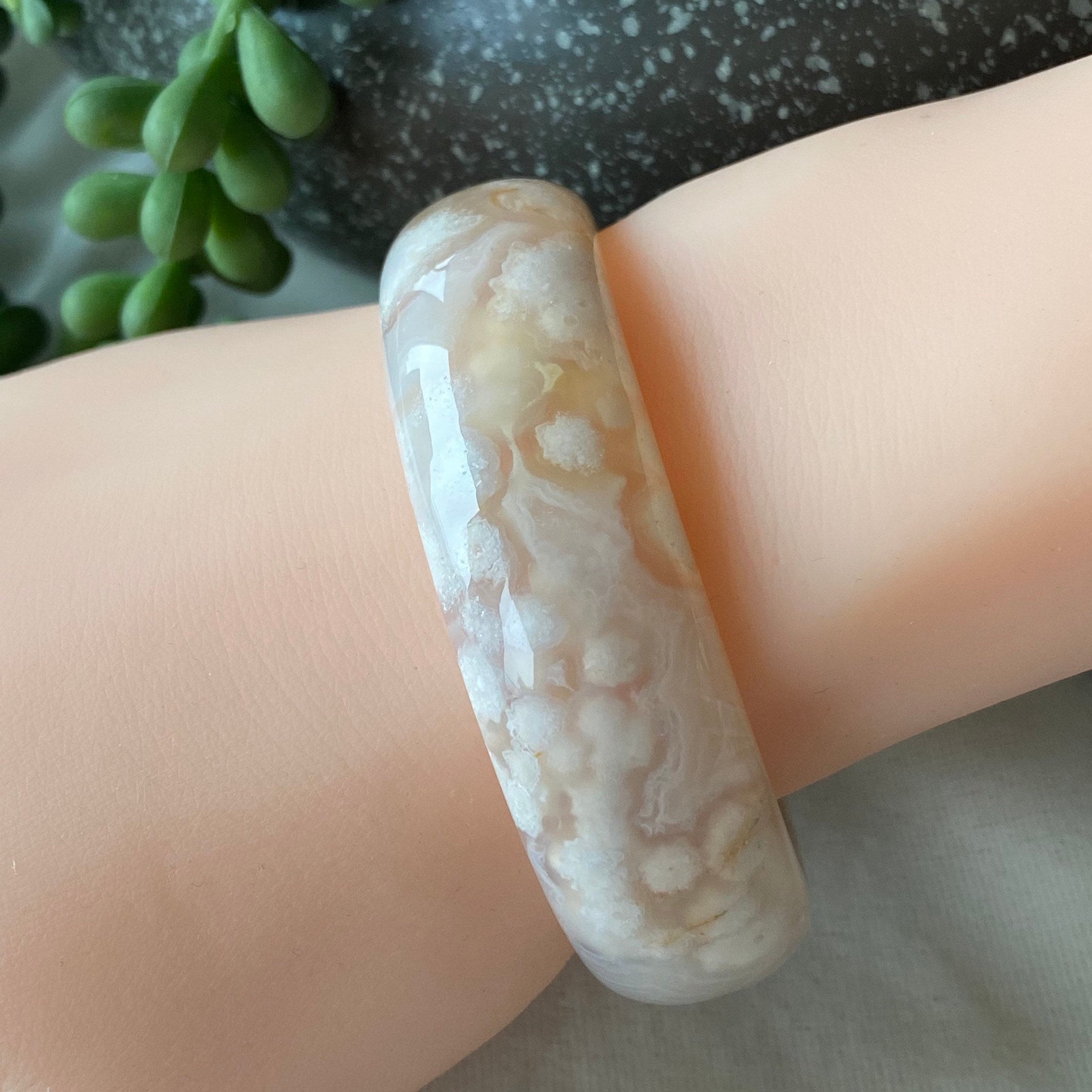 桜バングル - 55 mm 桜瑪瑙バングル コア付き - Etsy 日本