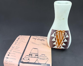 Sioux Pottery Marie Black Tail Deer Bud Vase 1978 Sgraffito Native American VTG