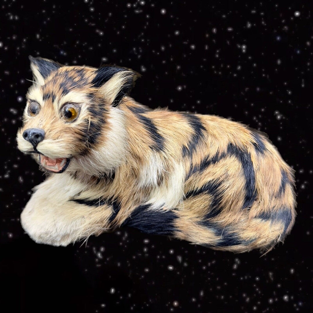 TIGER FIGURINE