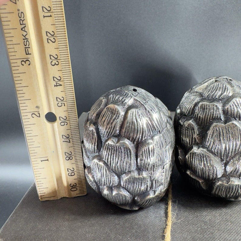 Vagabond House Farmer Market Artichoke Salt and Pepper Shakers - Thumbnail 4