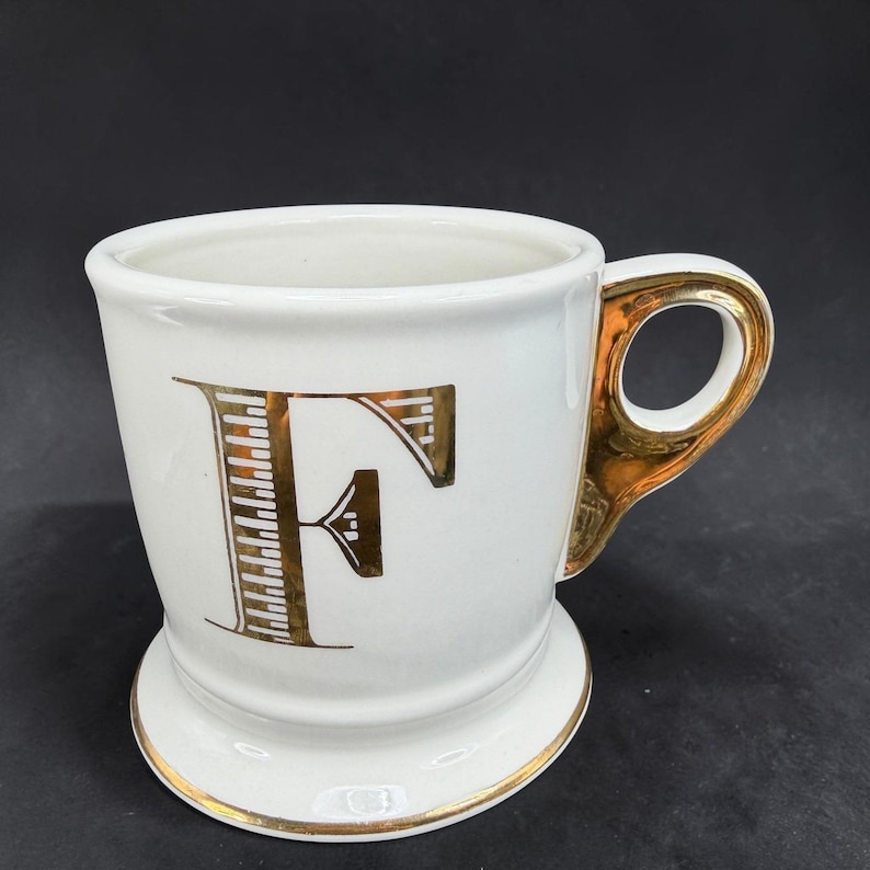 Anthropologie Monogram Initial F Mug White Gold Metallic Coffee Cup Pedestal Cup afbeelding 1