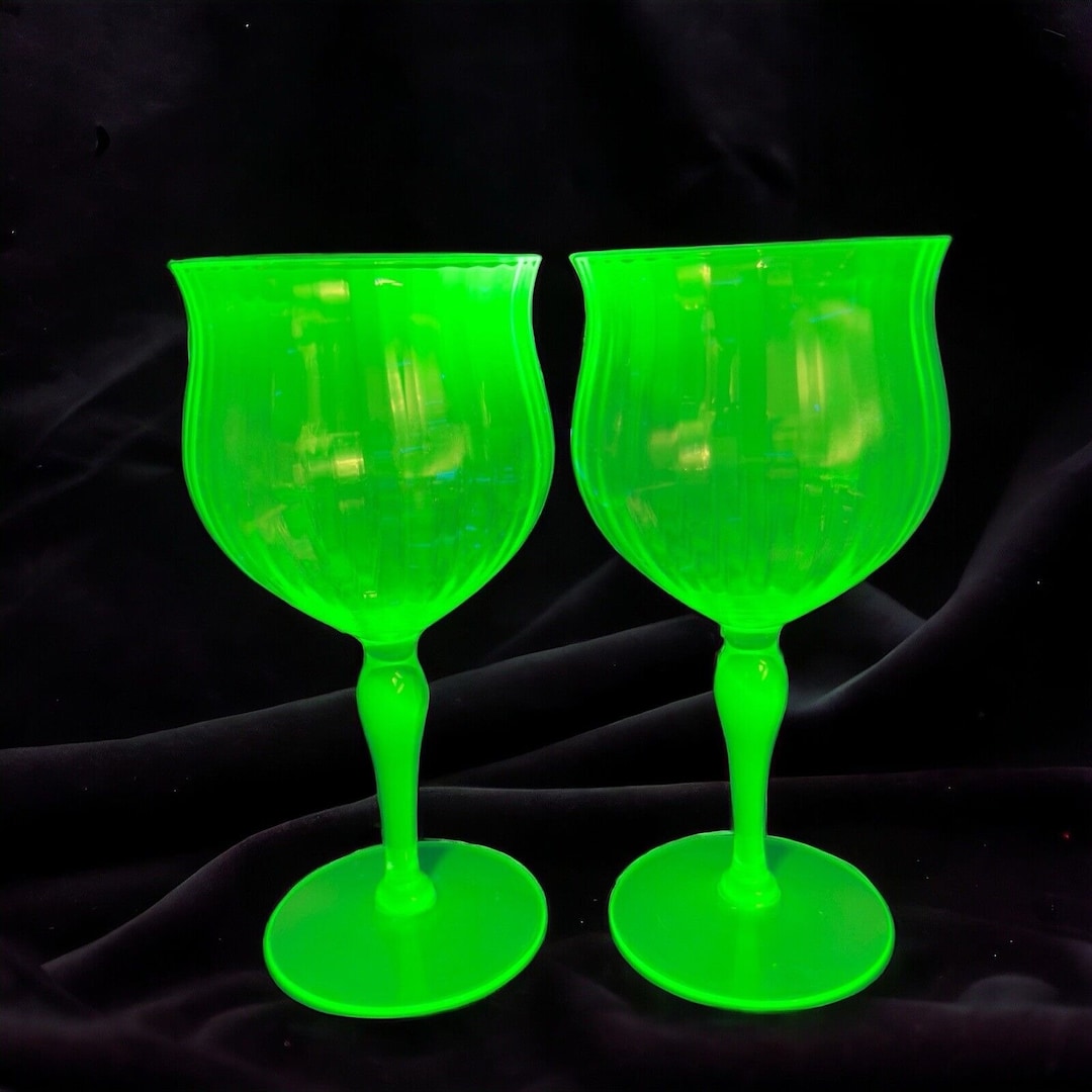 1980s Vintage Uranium UV Glowing Glass Goblet Drinking Glasses Set 2 ...