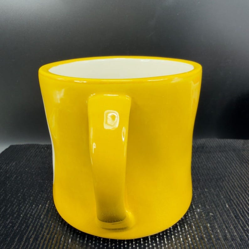 Anthropologie Monogram Letter D Mug Yellow Hand Painted Ceramic Coffee Cup 4in afbeelding 7