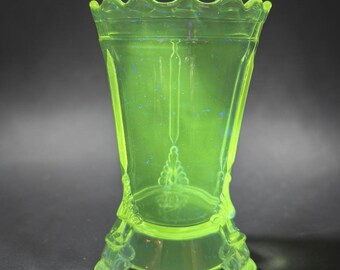 EAPG Hobbs Brockunier Bearded Head Clear Manganese Glass Vase North Wind Face