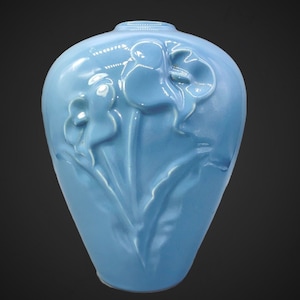 Vintage Haeger Baby Blue Calla Lily Art Pottery Vase 7102 Pottery 9”Tall 7”Wide