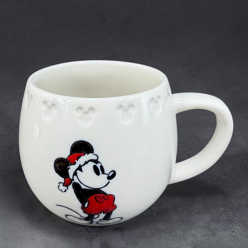 Disney St Nicholas Square Mickey Mouse Christmas Santa Hat White Coffee Mug 15oz afbeelding 1