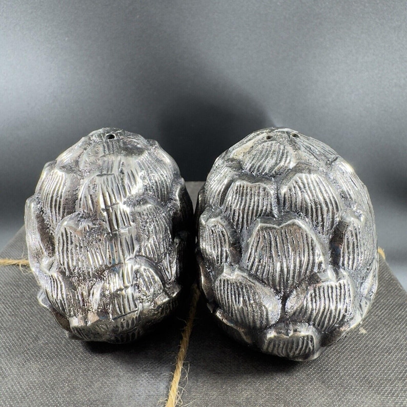 Vagabond House Farmer Market Artichoke Salt and Pepper Shakers - Thumbnail 5