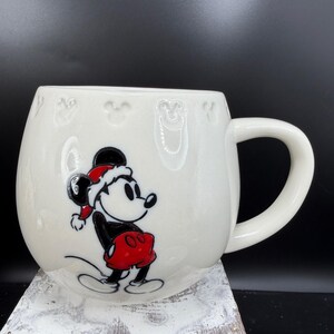 Disney St Nicholas Square Mickey Mouse Christmas Santa Hat White Coffee Mug 15oz afbeelding 8