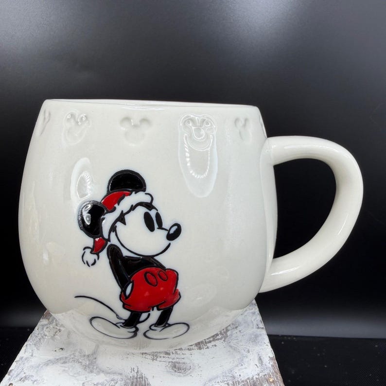 Disney St Nicholas Square Mickey Mouse Christmas Santa Hat White Coffee Mug 15oz afbeelding 8