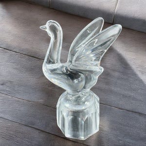 Vintage Clear Flying Glass Crystal Bird Figurine Glassware Decor Figure VTG