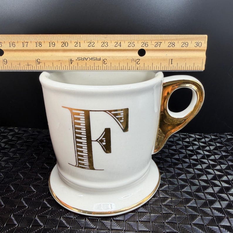 Anthropologie Monogram Initial F Mug White Gold Metallic Coffee Cup Pedestal Cup afbeelding 3