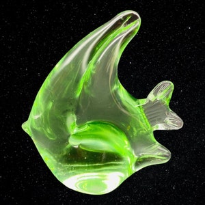 Vintage Art Glass Transperent Green Angel Fish Figurine Paperweight 4”T 3.5”W