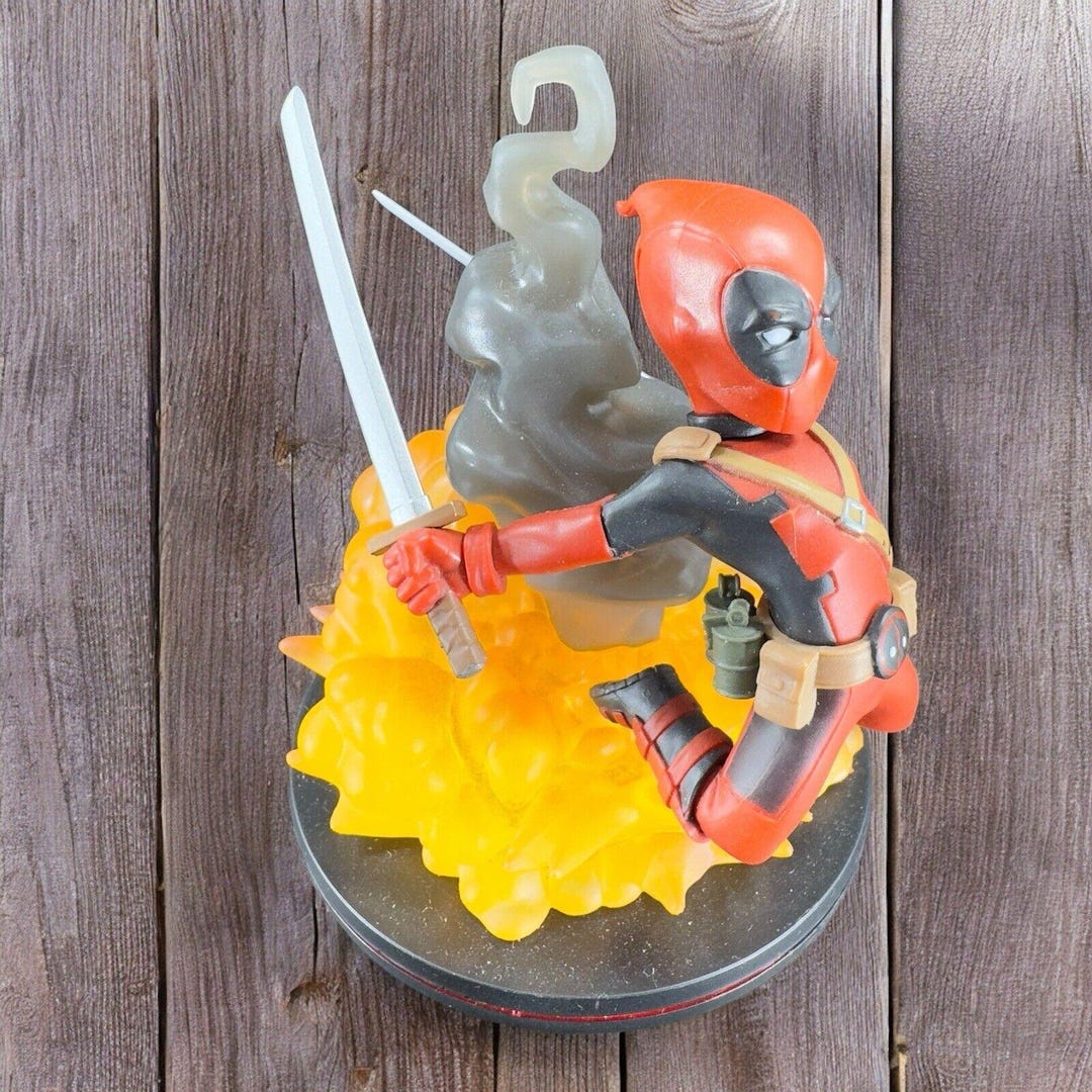 Marvel Comics Q Fig QMX Deadpool Loot Crate Exclusive Hard Plastic