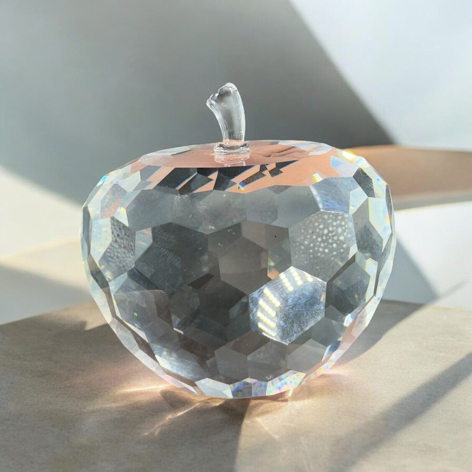 SD Simon Designs Crystal Apple Figurine Paperweight Clear