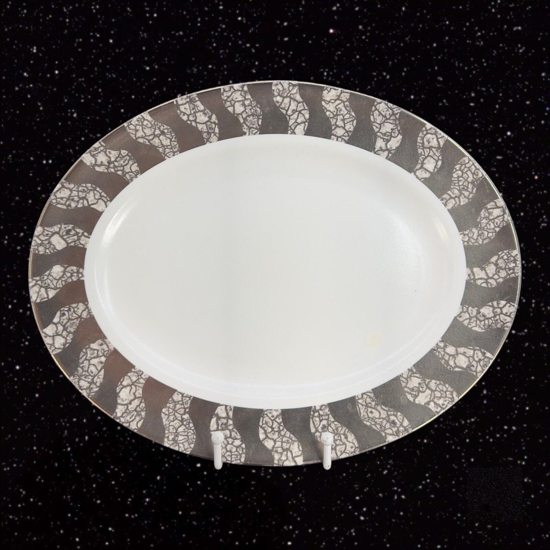 MICHAEL WAINWRIGHT PLATE SET