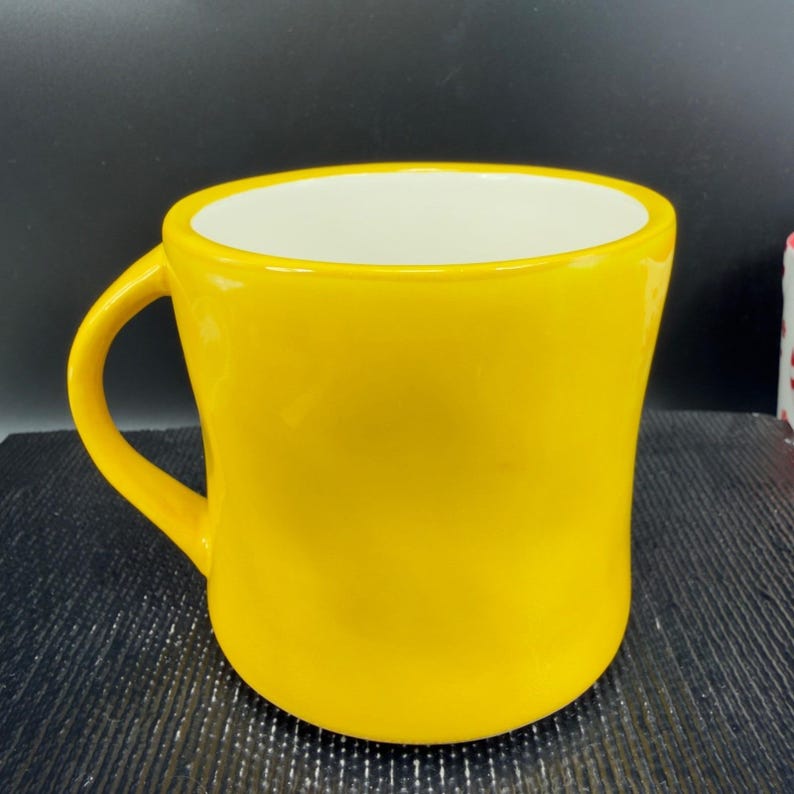 Anthropologie Monogram Letter D Mug Yellow Hand Painted Ceramic Coffee Cup 4in afbeelding 8