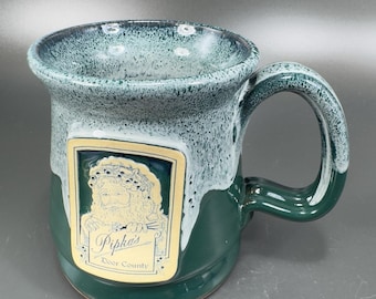 Deneen Pottery Pipka’s Door County Christmas Hunter Green Coffee Mug Cup OldMark
