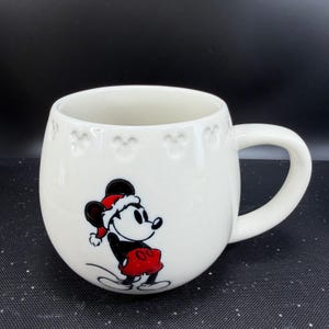 Disney St Nicholas Square Mickey Mouse Christmas Santa Hat White Coffee Mug 15oz afbeelding 6