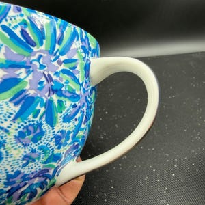 Lilly Pulitzer Blue Floral Ceramic Coffee Mug Cup Oversized Gold Accent Tea Cup image 7