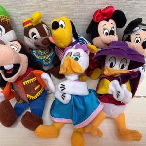 McDonalds Happy Meal Disneyland Paris 2000  Set of 8 Soft Toys - Mickey and Minnie Mouse , Donald and Daisy Duck , Goofy, Pluto , Chipmunks