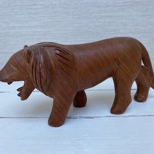 Carved Wooden Vintage Lion Ornament Figure Home Decor