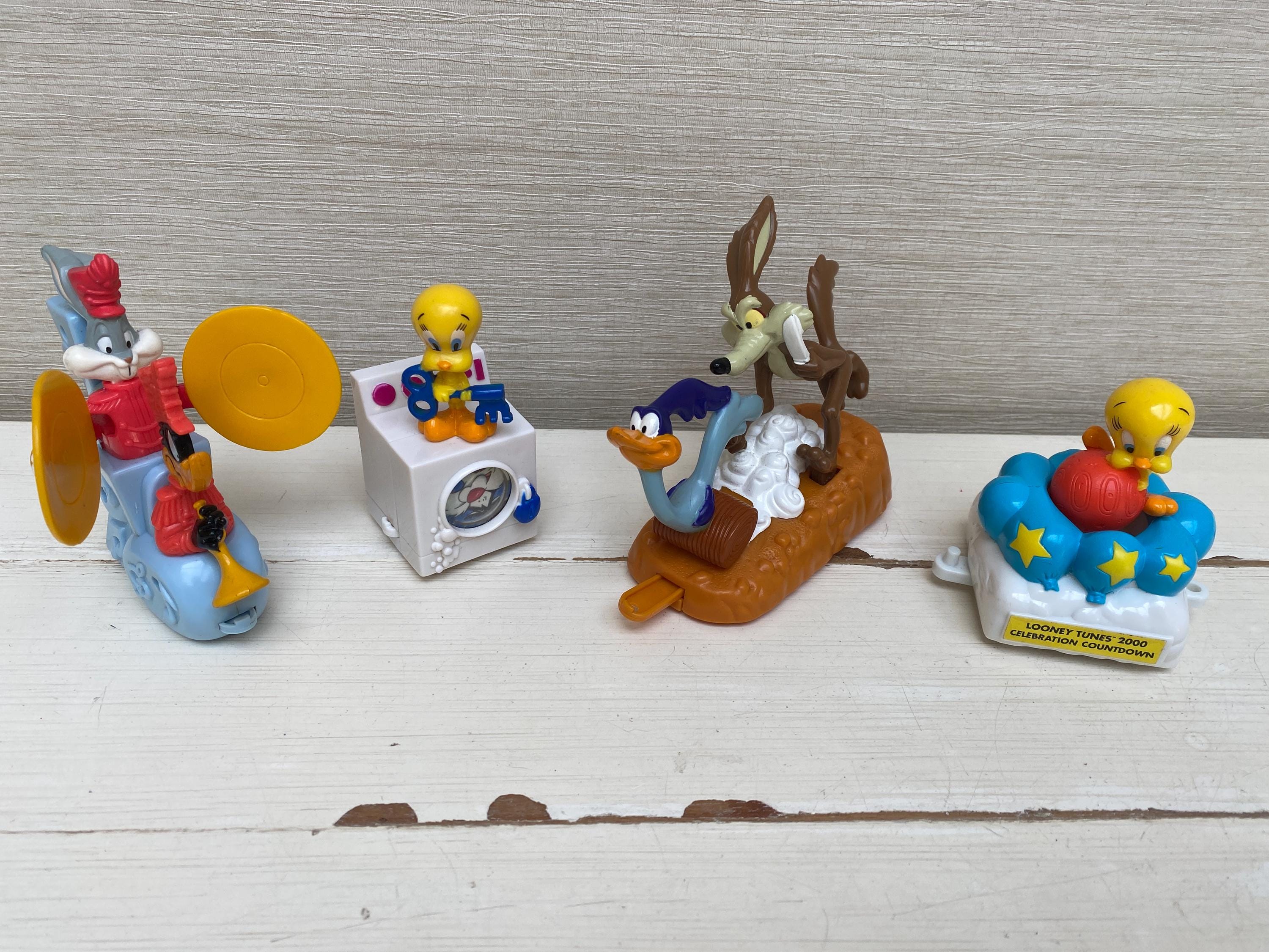 Looney Tunes Cajita Feliz Mcdonald's Juguete Agosto 2021 New - Main Image