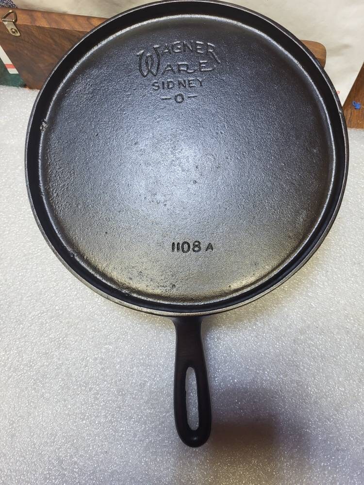 Vintage Wagner Ware 8 Cast Iron Griddle 1108 