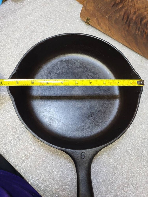 Wagner Ware USA Unbranded 9 Cast Iron Chef Pan Skillet