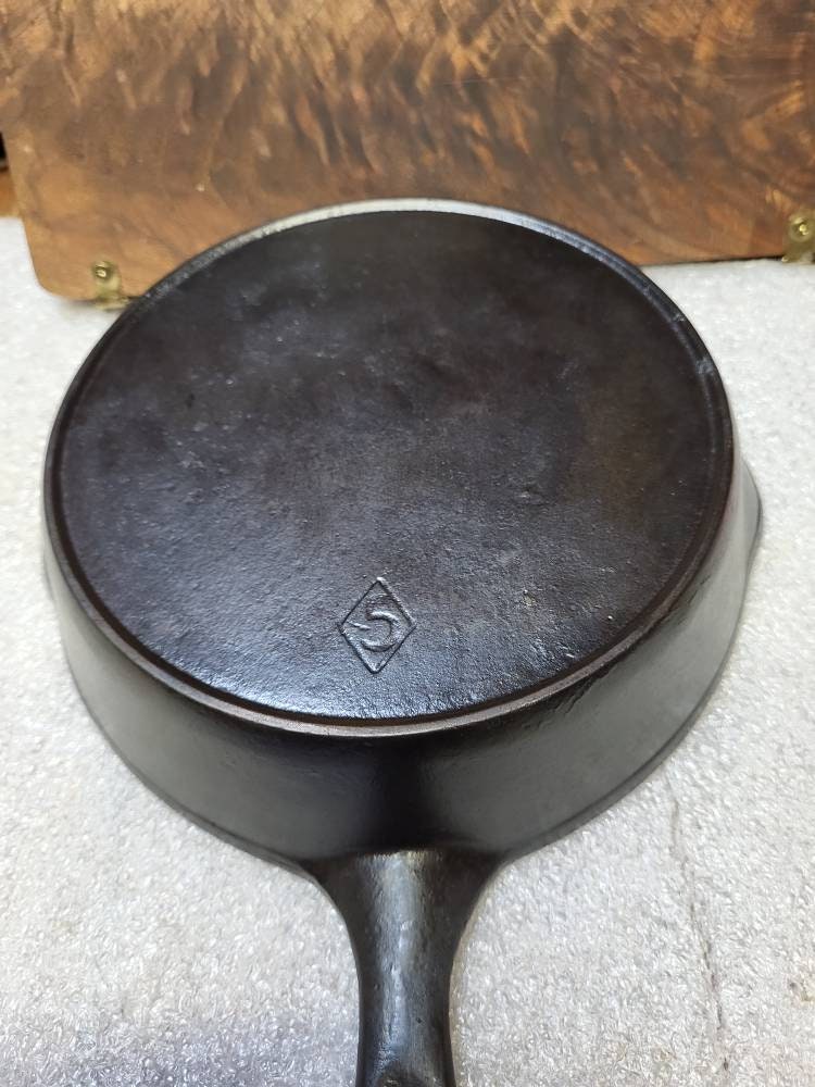 Chicago Hardware Foundry CHF Cast Iron Skillet 5, Diamond Logo, Heat