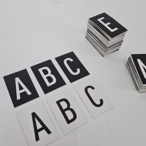 Doppelseitige Buchstaben-Zahlenkarten - Papieralphabetkarten - Zellophanbeschichtungsbuchstabenkarte