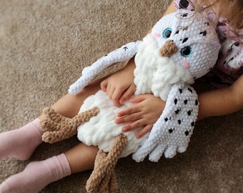 Super soft and cuddle plush Owl. Crochet woodland bird lovey/Snuggler toy. White Owl as pajama keeper for baby’s pajama. Large Owl lovey.