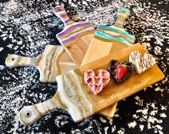 Handmade Middle Eastern Crystal Cheese Board - White & Gold - Valentine’s Day Gift