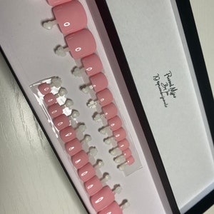 Unghie finte: rosa baby